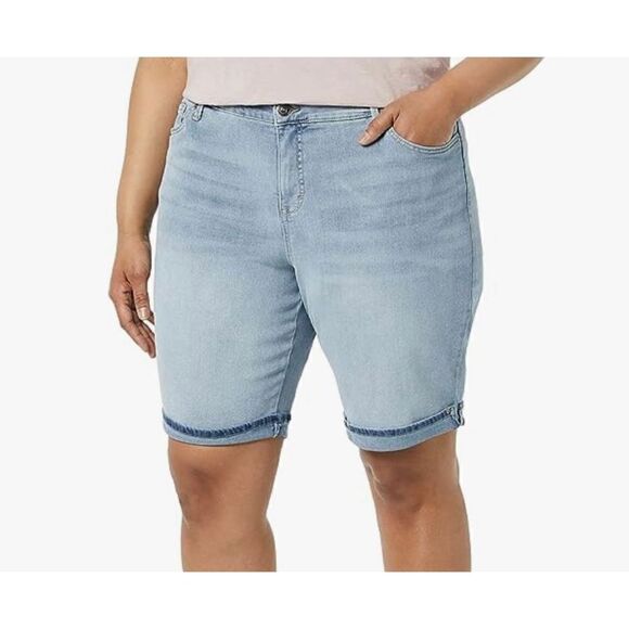 Gloria Vanderbilt Women's 24W Plus Size Mid Rise
Feminine Cut Bermuda Short - Picture 7 of 9